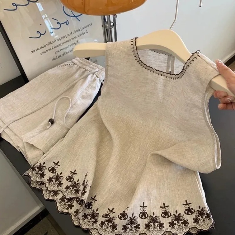 Einfacher alter Geldstil aus B – Embroidery Simple Bewertung und Preis